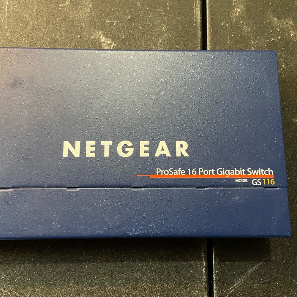 Net Gear ProSafe 16 GB